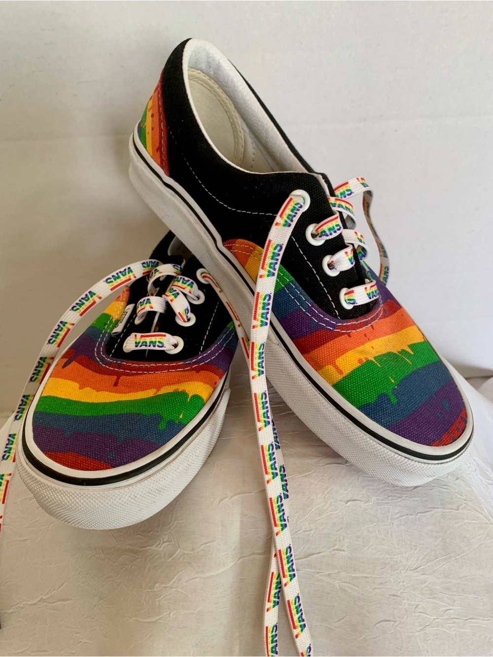 UNISEX VANS SHOES “New W/B” Era Rainbow Drip Size. Men’s 5 women 6.5
